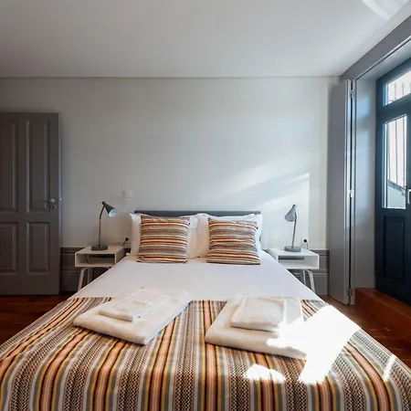 Cedofeita's Blue House Apartment Porto